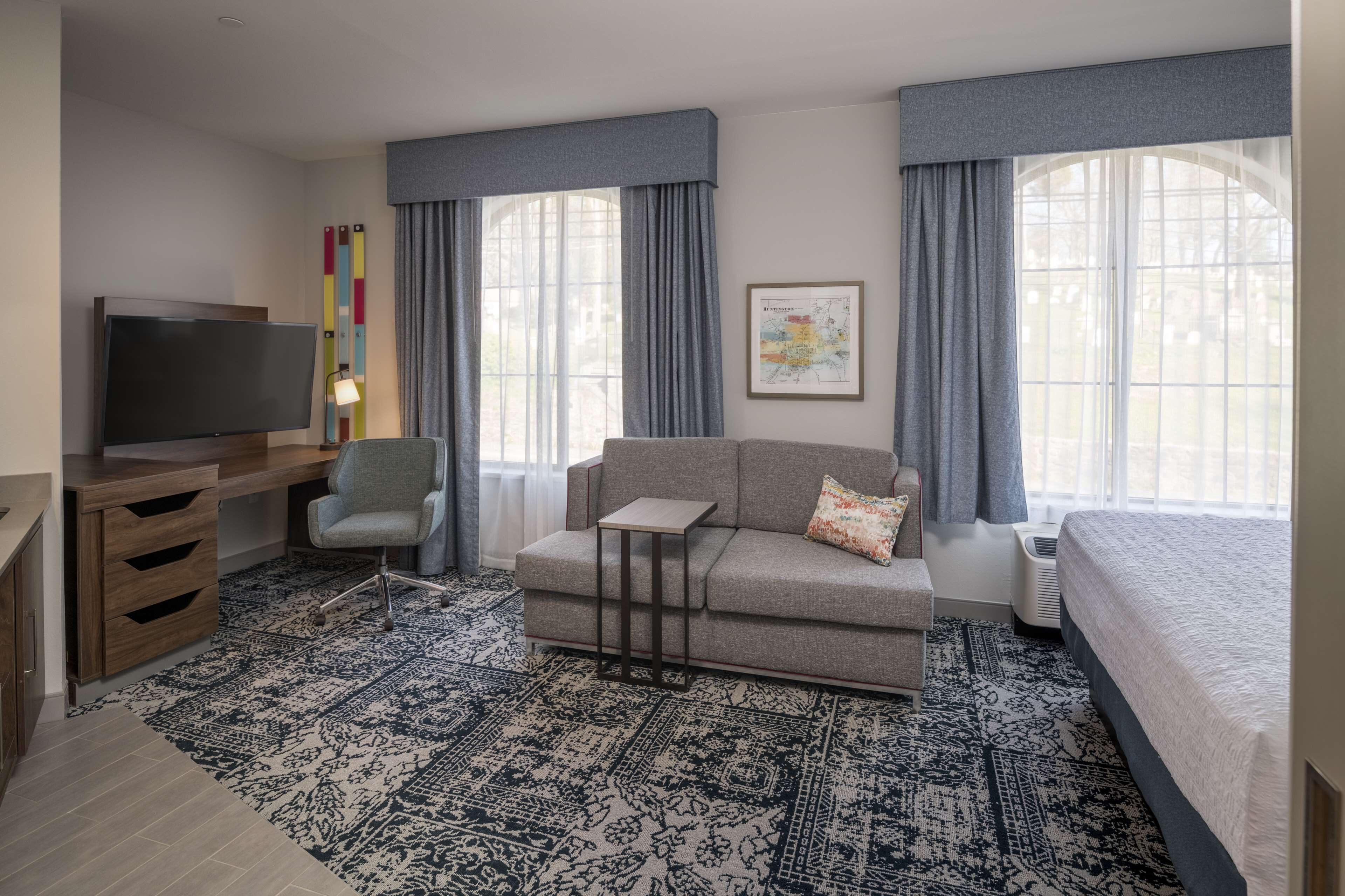 studio, 1 king bed with sofa bed (wet bar & work area) | in-room safe, desk, blackout curtains, iron/ironing board