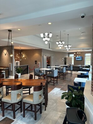 Restaurant - Hampton Inn & Suites Huntington Downtown (Huntington)