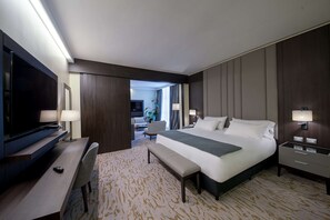 Suite Presidenziale, 1 letto king | Copriletto in piuma, materassi a doppio strato, minibar