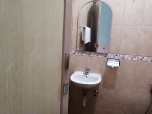 Unclassified image, 3 of 29, button - Super OYO 90382 Hotel Sarah Sukabumi (Sukabumi)