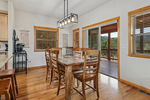 Lone Pine: A Stunning Mountain Retreat