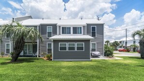 Unclassified image, 5 of 24, button - 7904 Surf Drive #7 (Panama City Beach)