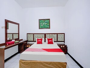 Room - OYO 90361 Griya Noumi Syariah (Surabaya)