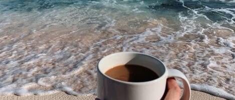 Aurinkotuoleja, rantapyyhkeitä