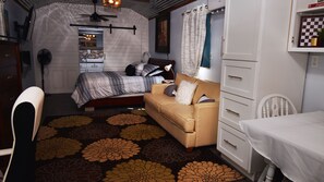 1 bedroom, desk, free WiFi, bed sheets
