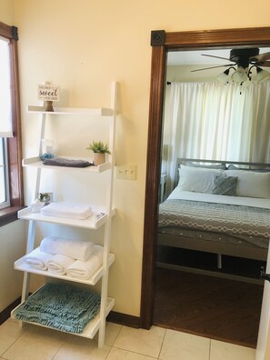 1 makuuhuone, silitysrauta/-lauta, ilmainen Wi-Fi, vuodevaatteet