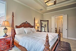 4 bedrooms, iron/ironing board, internet, bed sheets