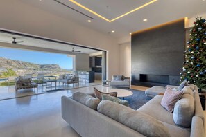 Smart TV, fireplace, stereo, offices