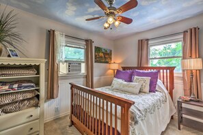 2 habitaciones, escritorio y espacio para trabajar con laptop 