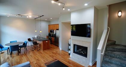Modern 2 bedroom Townhouse, steps to the Old Market. Ideal Location