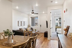 Condo, 3 habitaciones | Restaurantes