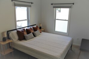4 bedrooms, desk, travel crib, free WiFi