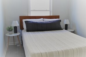 4 bedrooms, desk, travel cot, free WiFi