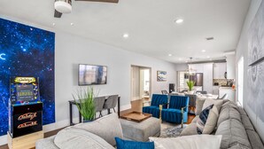 تلفزيون، ألعاب فيديو، كرة قدم الطاولة