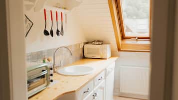 Kühlschrank, Mikrowelle, Geschirrspüler