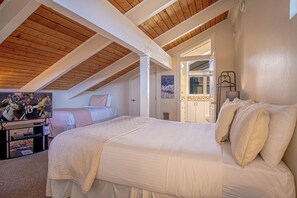 3 bedrooms, WiFi, bed sheets