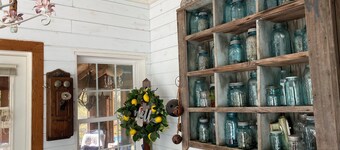 8 Bedroom 13 Bed large Country Home, Huge Country Kitchen, Bright Starry Nights