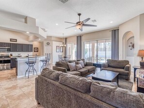 Smart TV, table football, books - Disney Dreams Villa Spacious 5 Bed 3 Bath Highland Reserve Near Disney Parks (Davenport)