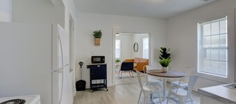 Bright & Airy 2 Bedroom Modern Farmhouse in Midtown Memphis