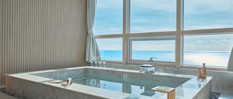 Chambre Familiale, vue océan (Private Spa, Randomly selected)