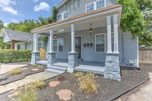 Exterior - Spacious 1 Bedroom in Memphis, Fully Renovated Modern Farmhouse in Midtown.  (Memphis)
