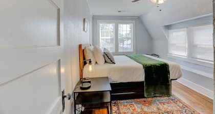 2 Bedroom Loft with Treetop Views in Modern Farmhouse