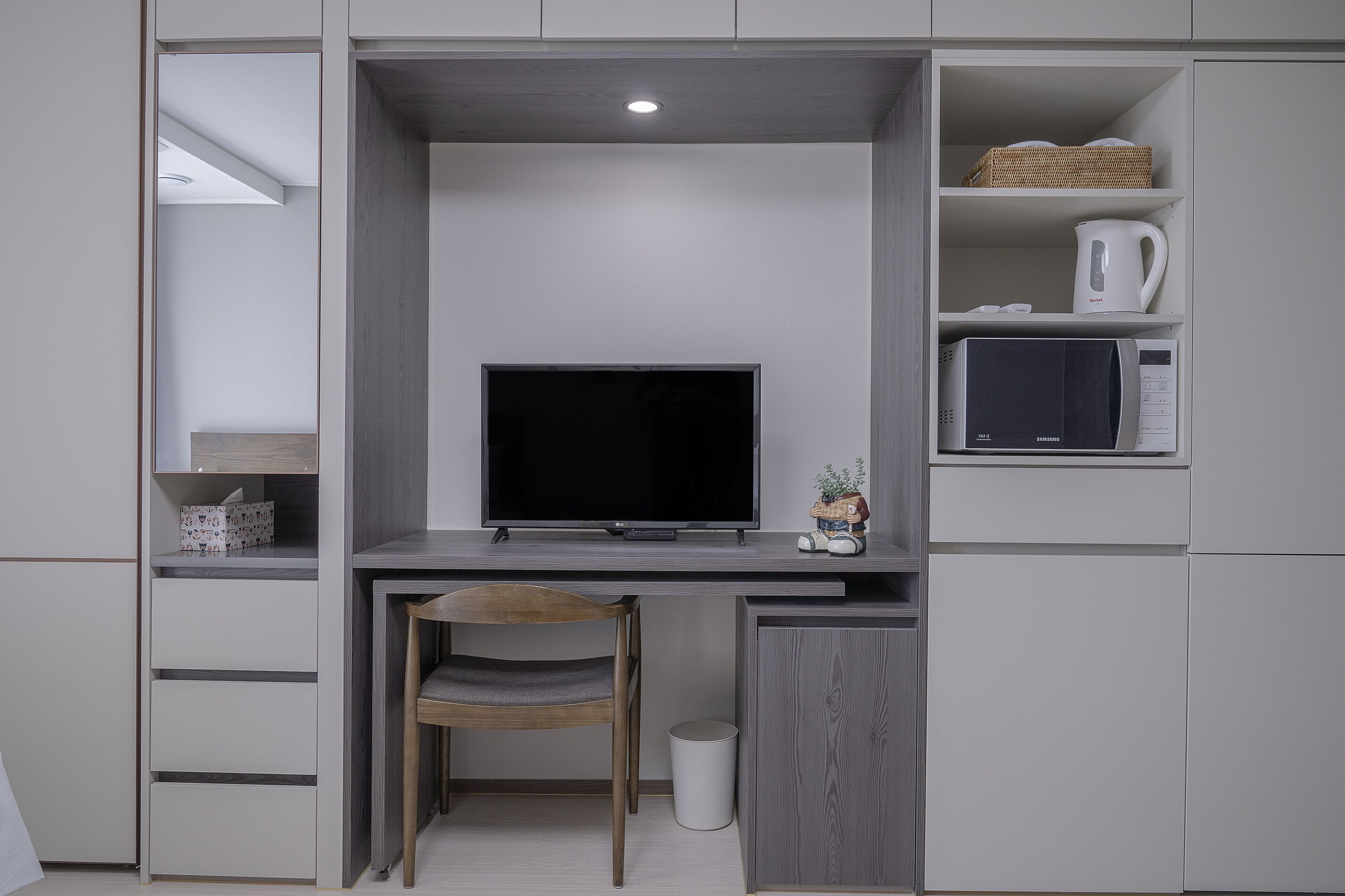 Down duvets, desk, laptop workspace, blackout curtains