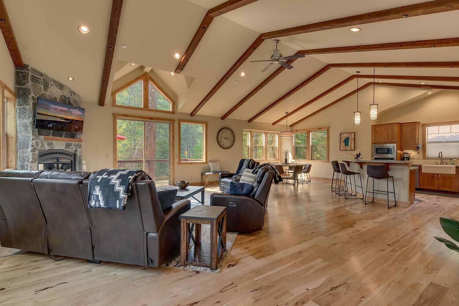 Paradise in the Pines By Tahoe Getaways - Luxury 4BR, Wooded Views, Near Lake