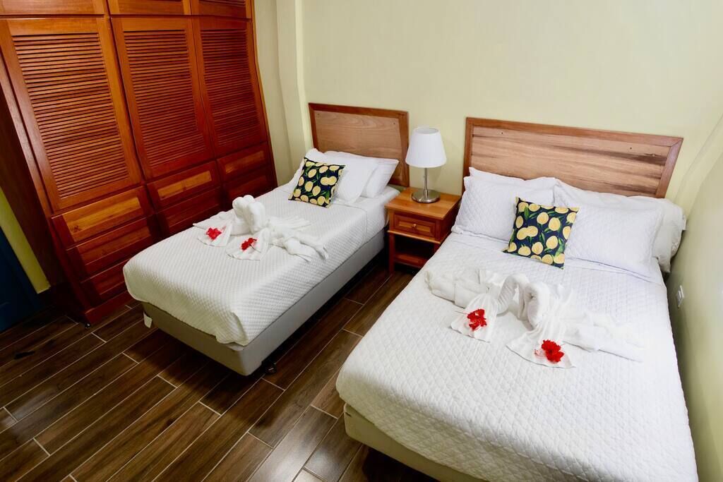 2 bedrooms, in-room safe, desk, iron/ironing board