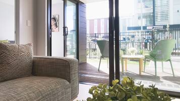 Deluxe Apartment | Room amenity