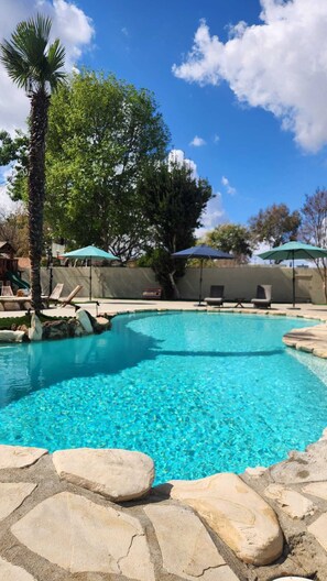 Outdoor pool - VeryPrivateHouse in Riverside,3bedrooms& 2 1/2 bathroom house w/Pool & big Patio (Riverside)