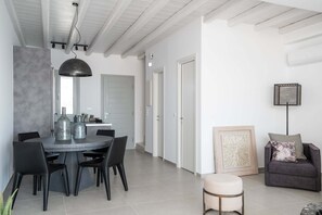 Villa | Matsal