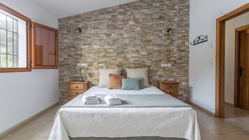 4 habitaciones, tabla de planchar con plancha y wifi gratis