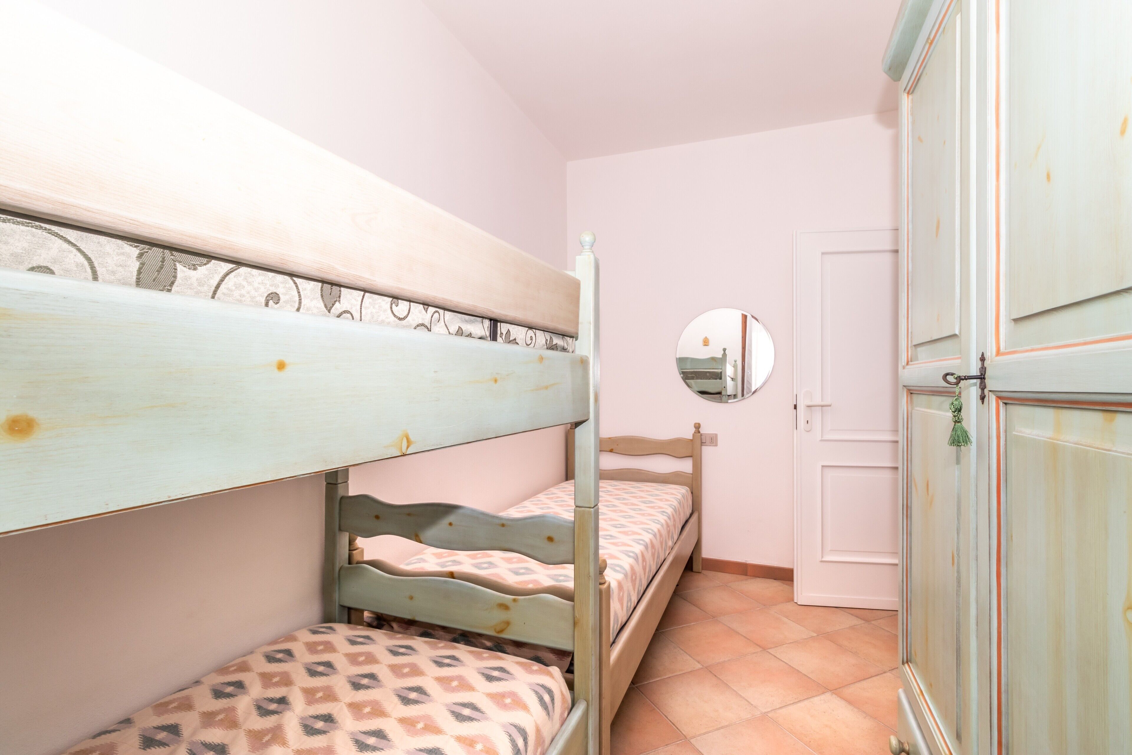 2 slaapkamers, een strijkplank/strijkijzer, gratis wifi, beddengoed