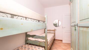 2 slaapkamers, een strijkplank/strijkijzer, gratis wifi, beddengoed