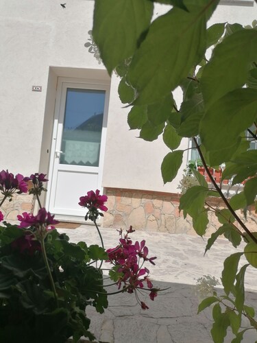 "Casa Vacanze Bau Mela" with Mountain view and Shared Garden