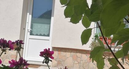 "Casa Vacanze Bau Mela" with Mountain view and Shared Garden