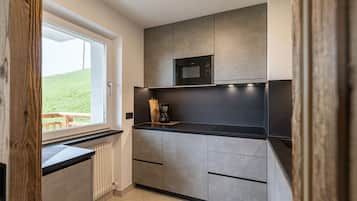 Réfrigérateur, four, plaque de cuisson, lave-vaisselle