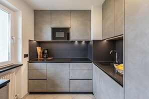 Refrigerador, horno, placa de cocina, lavavajillas