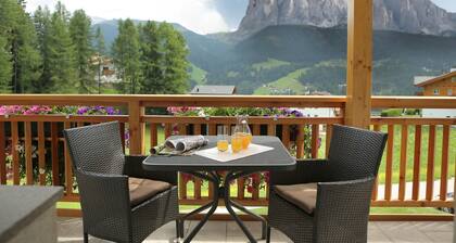 Vacation Apartment "Comfort La Mana" with Mountain View, Wi-Fi & Garden