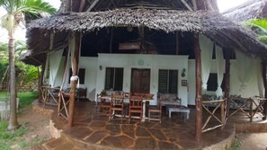 Villa, 2 Schlafzimmer, Balkon, Poolblick | Terrasse/Patio