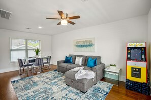 TV, video games, streaming services - Universal Apartment at East Downtown (Houston)