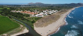 Daró 3D 46 - 50m from the beach, A/C, pool, fiber optic