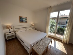 3 dormitorios, wifi gratis, ropa de cama