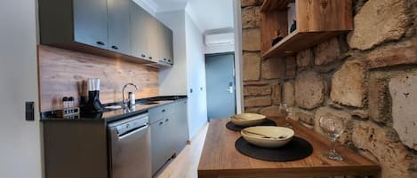 Superior Apartment, 1 Bedroom, Balcony | Premium bedding, desk, laptop workspace, blackout drapes