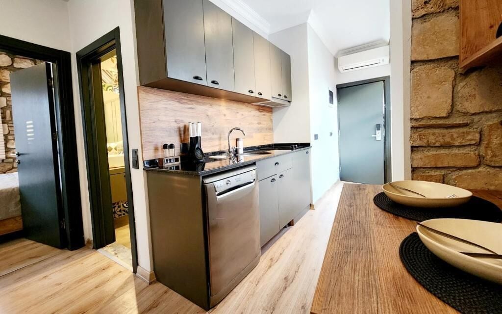 Superior Apartment, 1 Bedroom, Balcony | Premium bedding, desk, laptop workspace, blackout drapes