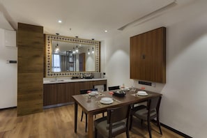Dining - The Granite Luxury Hotel (George Town)