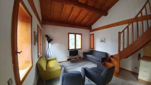 TV, DVD player - Grange Bernard 2 - Lovely apartment in chalet with spectacular mountain views. (Valmeinier)