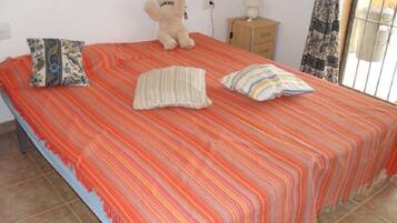 2 dormitorios, tabla de planchar con plancha, wifi gratis y ropa de cama