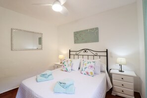 2 bedrooms, in-room safe, iron/ironing board, free WiFi